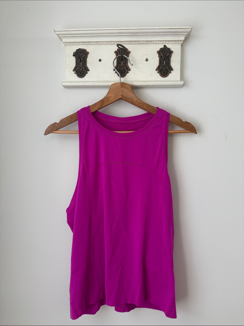 lululemon Swiftly Tank Top 12 Athletic Racerback in Bright Magenta